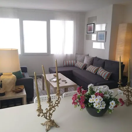 Inviting 4-Bed Apartment In Ri Apartment