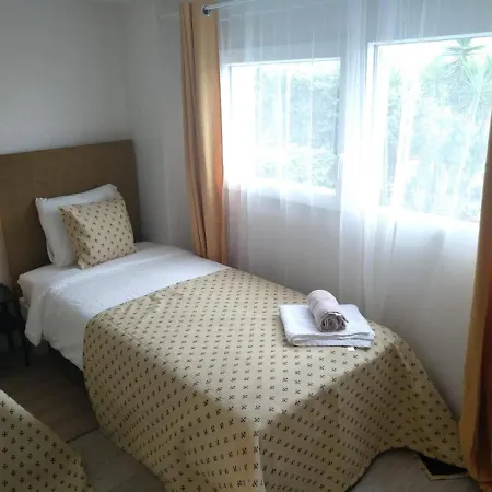 Apartment Inviting 4-Bed Apartment In Ri